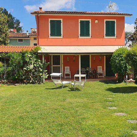 卢卡La Casa Delle Buone Letture别墅 外观 照片